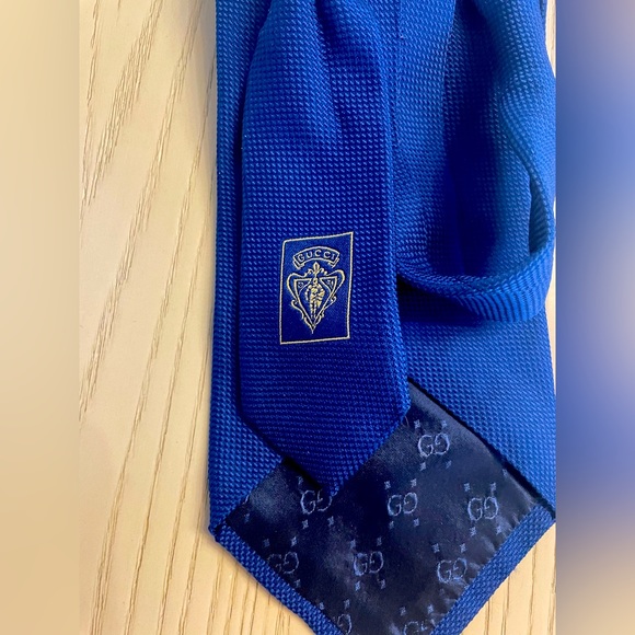 Gorgeous silk Gucci tie. Authentic & perfect condition. - Picture 1 of 9